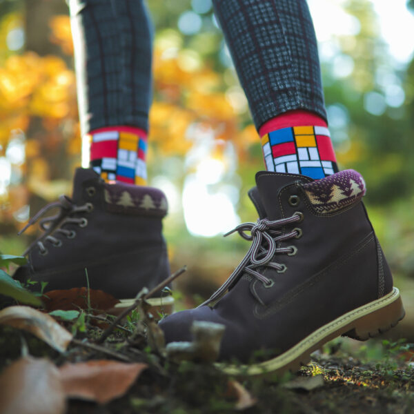 Chaussettes avec design néoplasticiste de Mondrian, fun et de haute qualité, parfaites pour un look décontracté