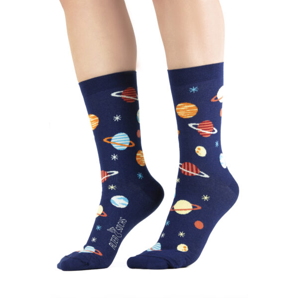 Chaussettes confortables avec design planètes, respirantes et résistantes, idéales pour un style fun et décontracté