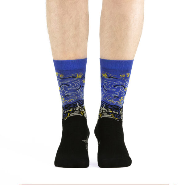 Chaussettes originales représentant La Nuit étoilée de Van Gogh