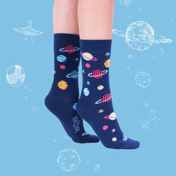 Chaussettes de qualité en coton, motifs planètes et espace, parfaites pour un style original et casual